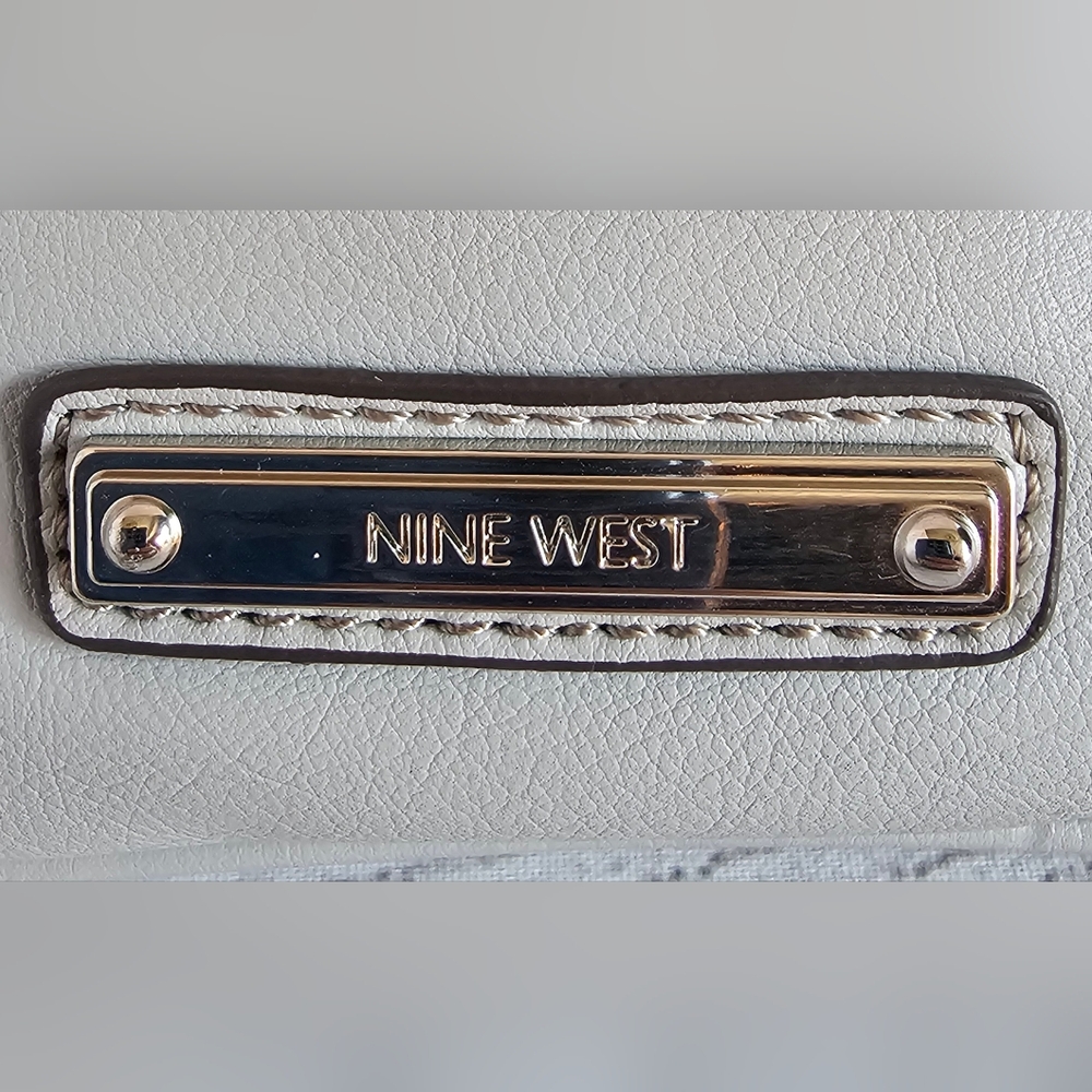 Y2K Nine West Light Gray Crossbody Bag - Picture 7 of 13